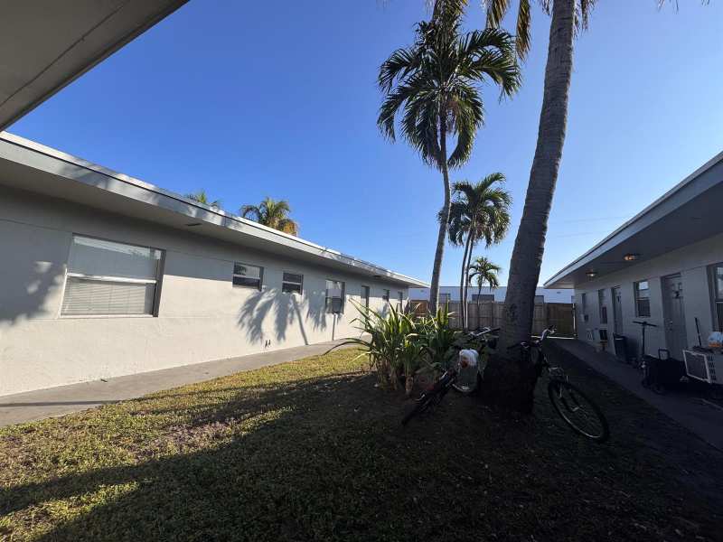 825 NW 10TH Terrace # 13, Fort Lauderdale FL 33311