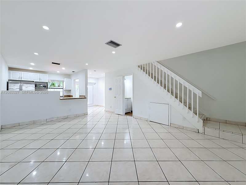 10554 NW 3rd St # 0, Pembroke Pines FL 33026