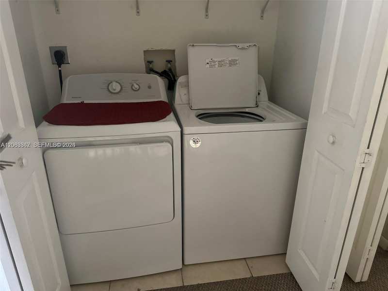 1040 NE 42nd Pl, Homestead FL 33033