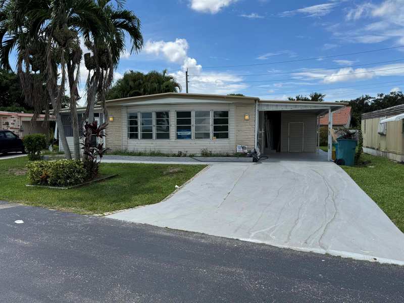 8629 Crown Drive, Boynton Beach FL 33436