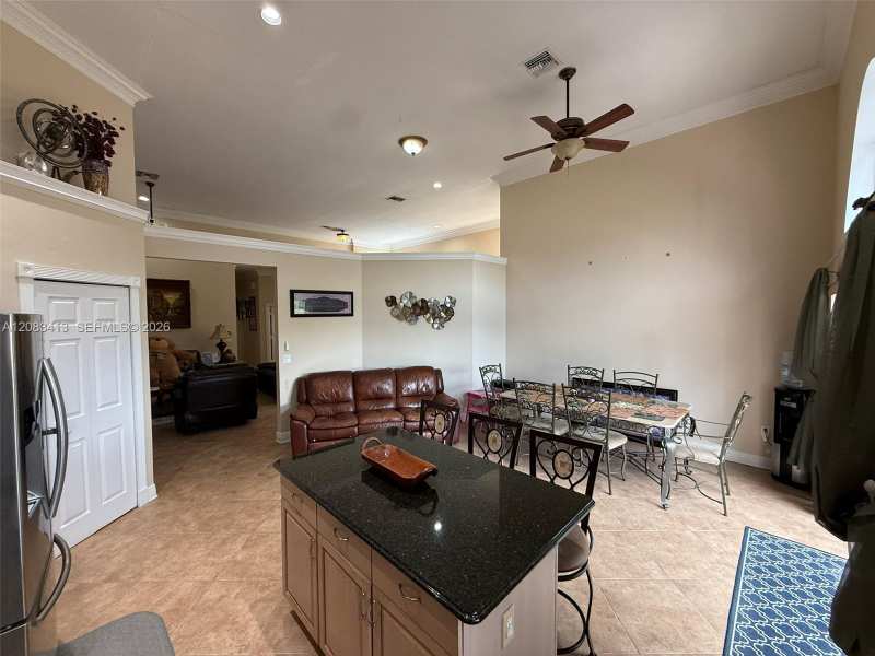 7705 Highlands Cir, Margate FL 33063