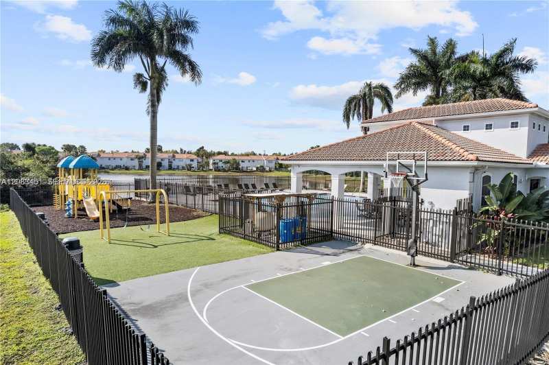 833 SW 148th Pl # 833, Miami FL 33194