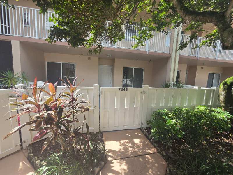 7245 S Devon Dr # 112, Tamarac FL 33321