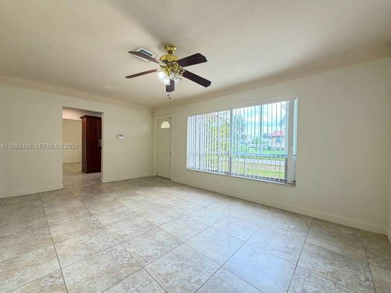 231 NW 4th St, Deerfield Beach FL 33441