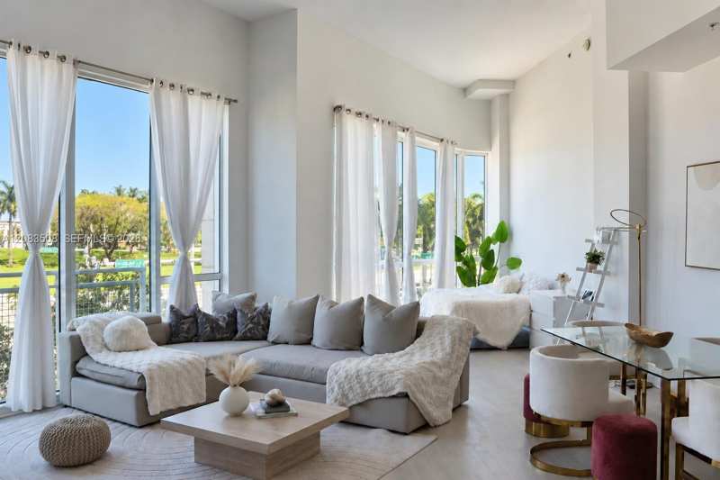 253 NE 2nd St # 229, Miami FL 33132