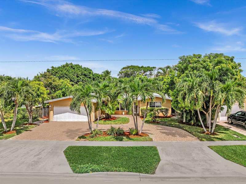 905 SE 13TH Court, Deerfield Beach FL 33441