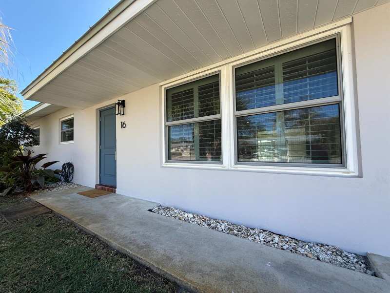 16 Ridgewood Circle, Tequesta FL 33469