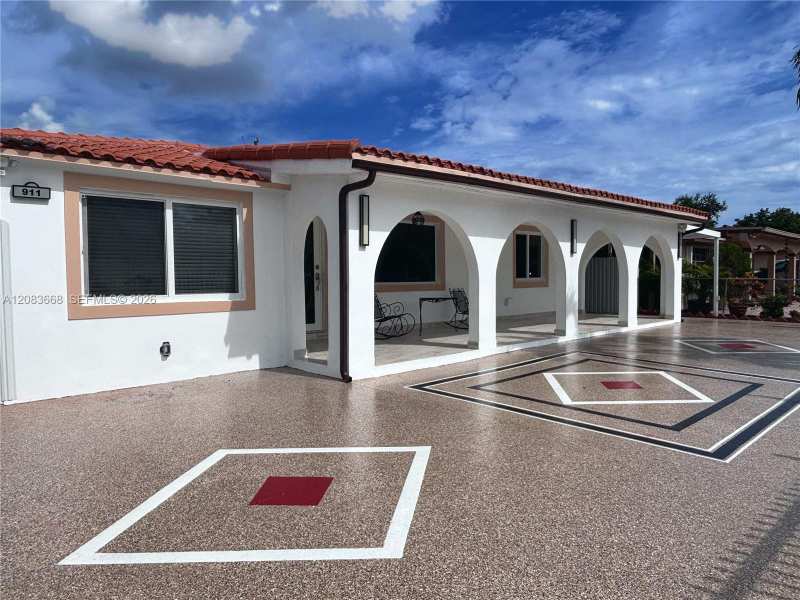 911 NW 30th Pl # 911, Miami FL 33125