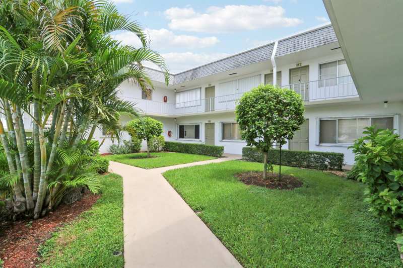 3040 LAKE OSBORNE Drive # 109, FL 33461