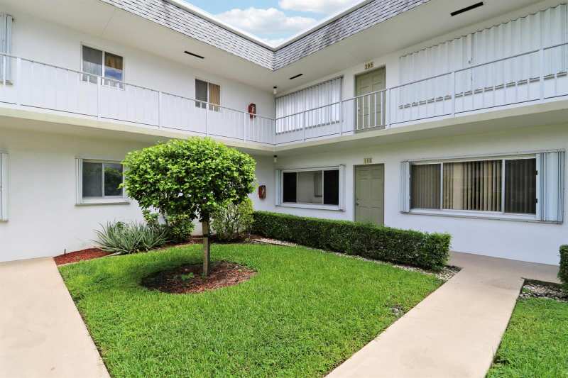 3040 LAKE OSBORNE Drive # 109, FL 33461