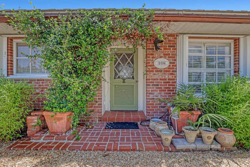 306 CASCADE Lane, Palm Beach Shores FL 33404