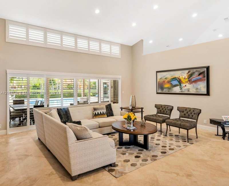 1165 Manor Ct, Weston FL 33326