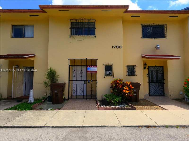 1790 W 58th St # 6, Hialeah FL 33012