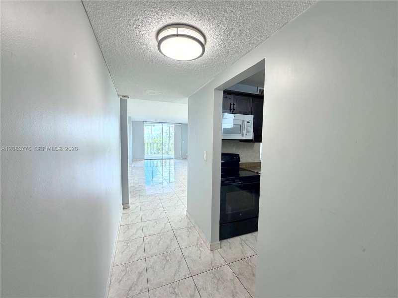 3660 NE 166th St # 615, North Miami Beach FL 33160
