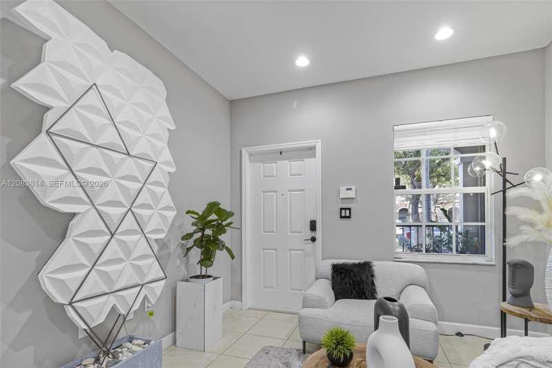 8962 SW 225th St, Cutler Bay FL 33190