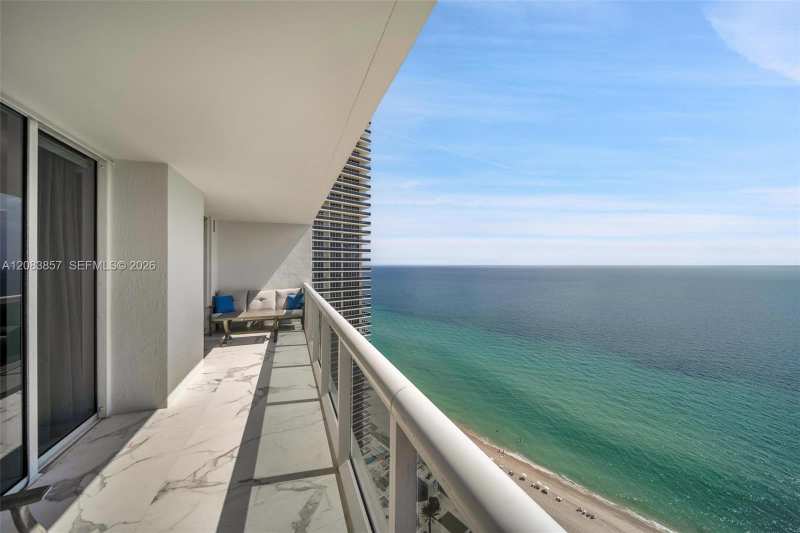 1850 S Ocean Dr # 3103, Hallandale Beach FL 33009