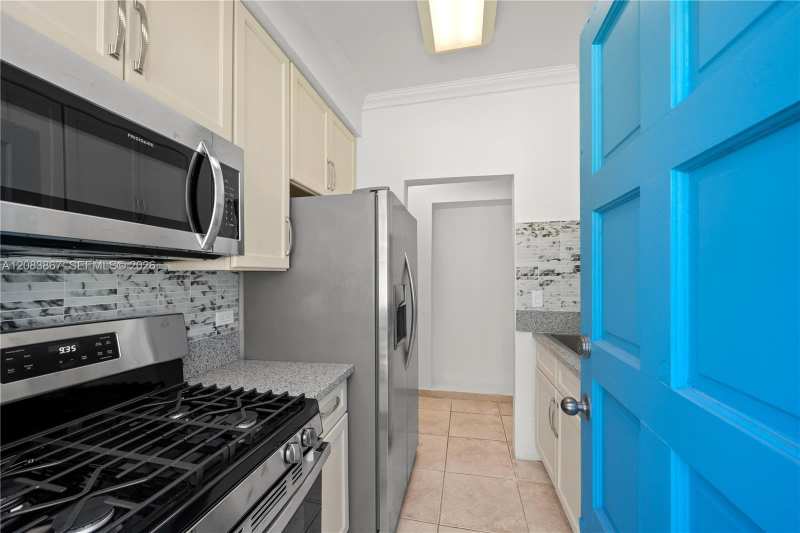 4720 Pine Tree Dr # 6, Miami Beach FL 33140