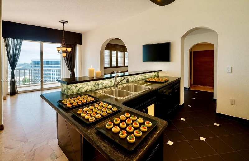 18071 Biscayne Blvd, Aventura FL 33160