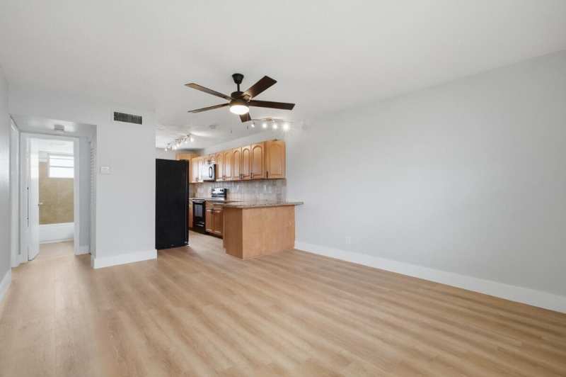 6191 SW 37TH Street # 210, Davie FL 33314