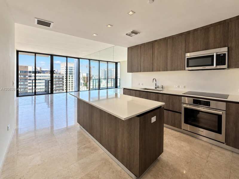 88 SW 7th St # 1808, Miami FL 33130