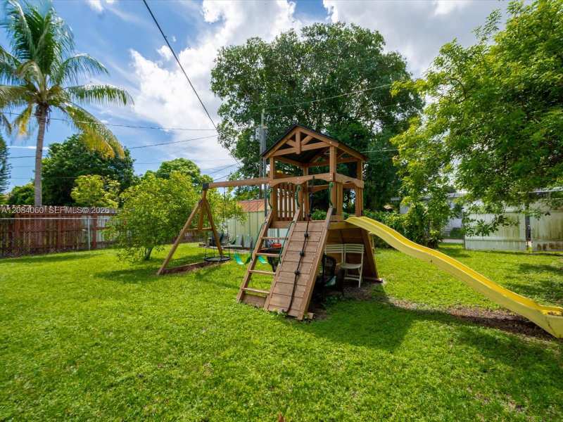 241 SW 3rd Ter, Dania Beach FL 33004