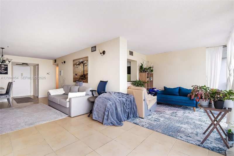 800 Parkview Dr # 901, Hallandale Beach FL 33009