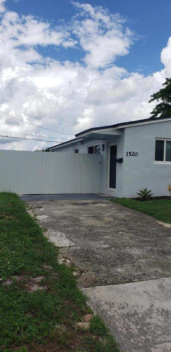 1520 N 68th Terrace, Hollywood FL 33024