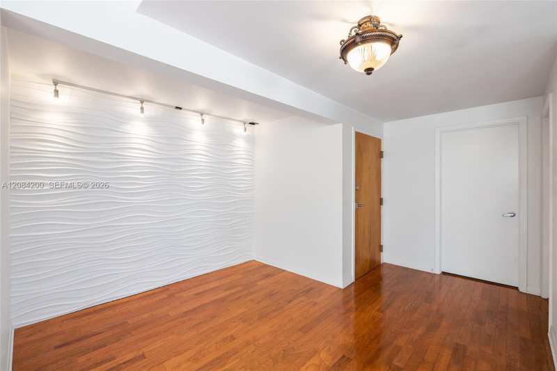 1542 Drexel Ave # 302, Miami Beach FL 33139