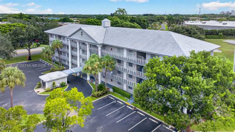 1502 Whitehall Dr # 305, Davie FL 33324