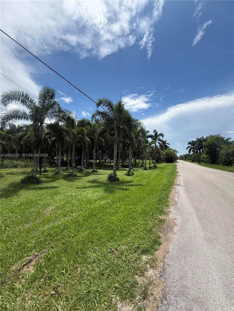 208 SW 208th Ln, Southwest Ranches FL 33332
