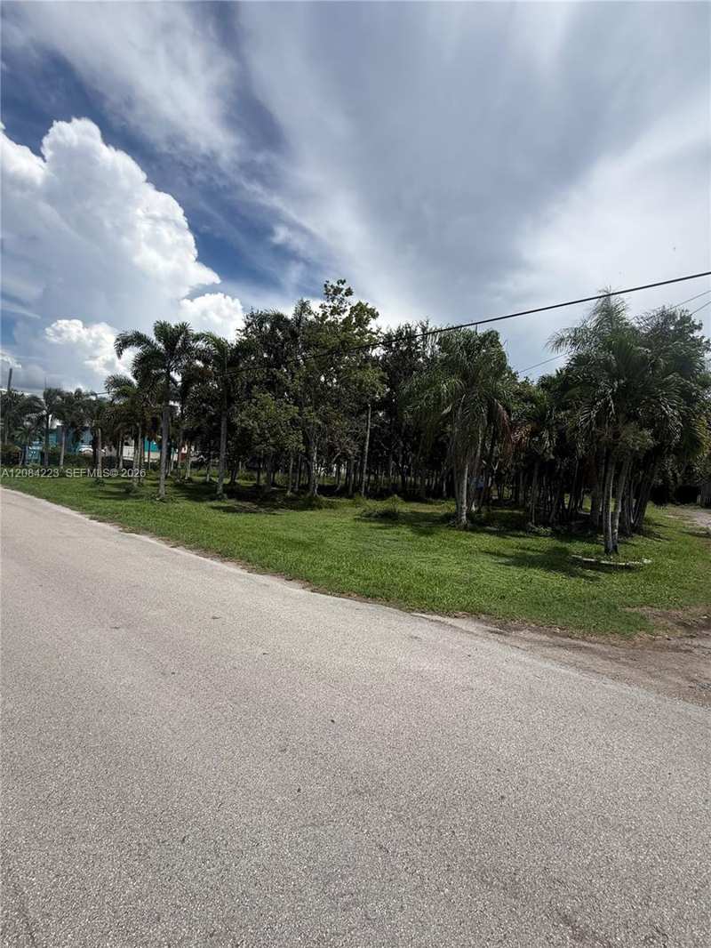 208 SW 208th Ln, Southwest Ranches FL 33332