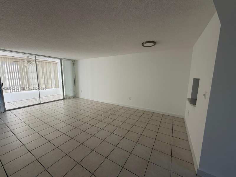 8600 Sunrise Lakes Blvd # 211, Sunrise FL 33322