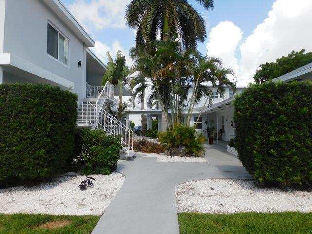 15 S Palmway, FL 33460