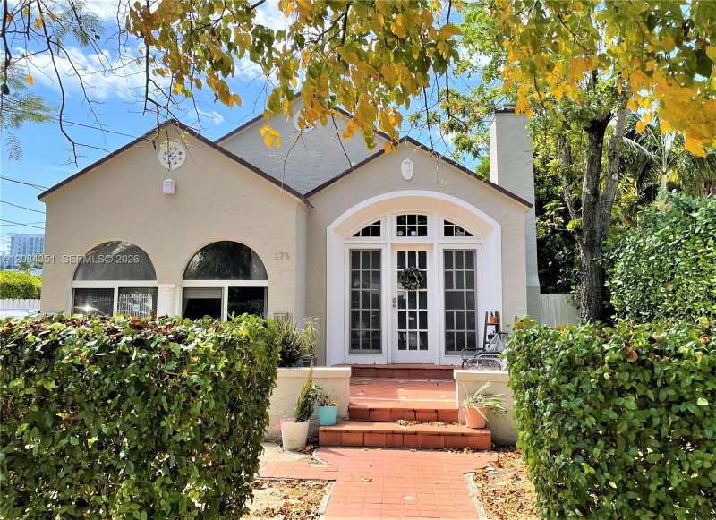 176 NE 46th St, Miami FL 33137