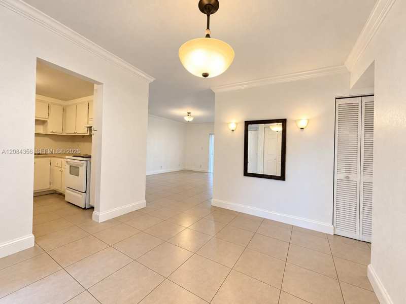 13707 Kendale Lakes Cir # 109, Miami FL 33183