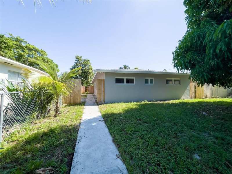 831 SW 7TH Street, Pompano Beach FL 33060