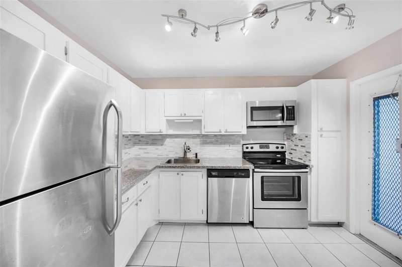 3051 S PALM AIRE Drive # 408, Pompano Beach FL 33069