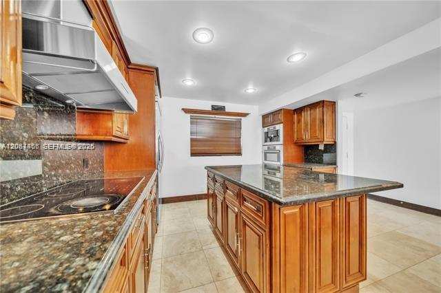 4000 NE 168th St, North Miami Beach FL 33160