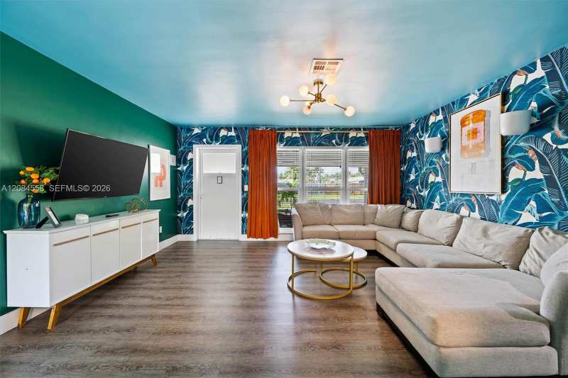 110 SE 5th Ct, Pompano Beach FL 33060