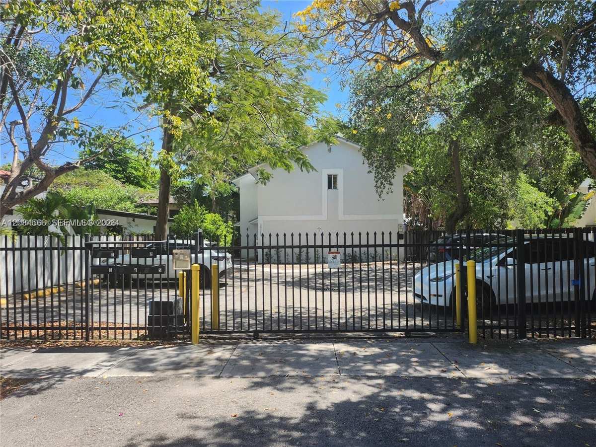 2925 Center St # 5, Coconut Grove FL 33133