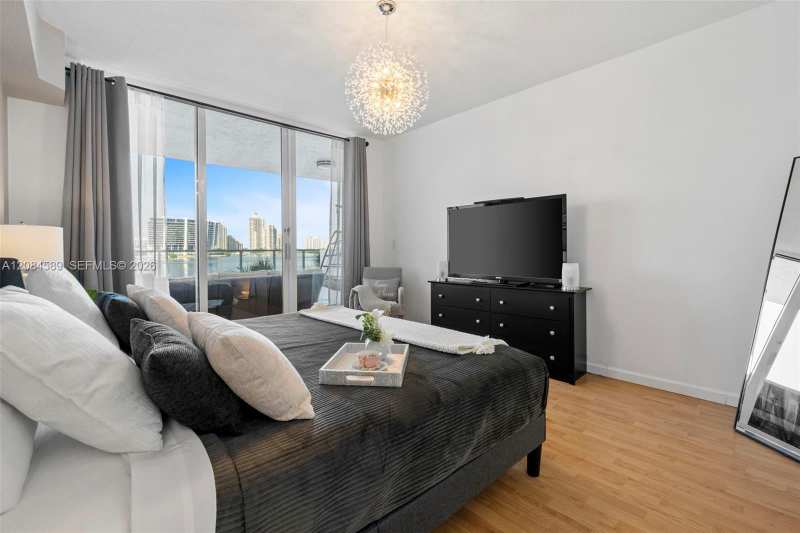 18100 N Bay Rd # 308, Sunny Isles Beach FL 33160
