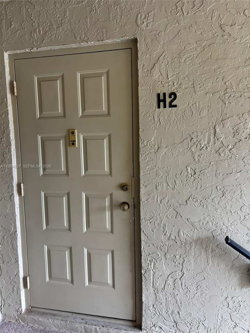 718 Sunny Pine Way # H2, Green Acres FL 33415
