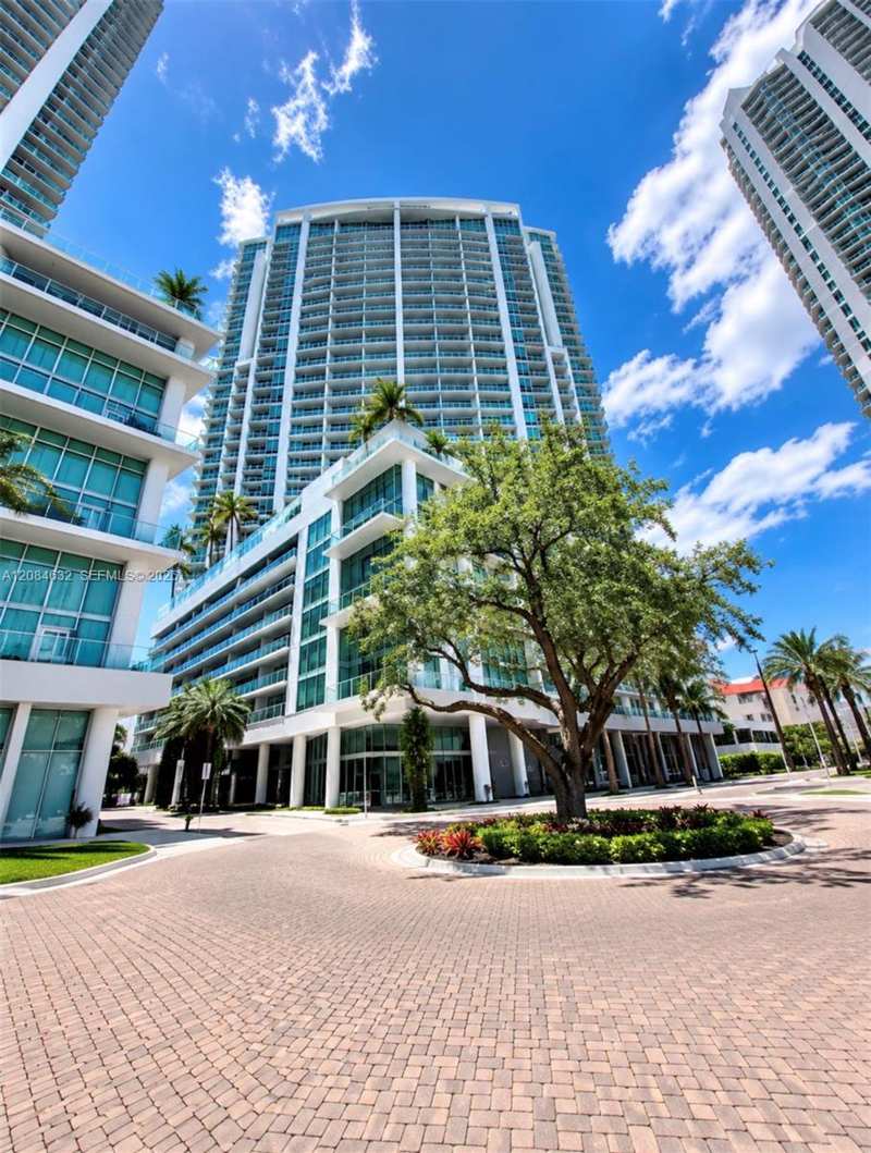90 SW 3rd St # 1403, Miami FL 33130