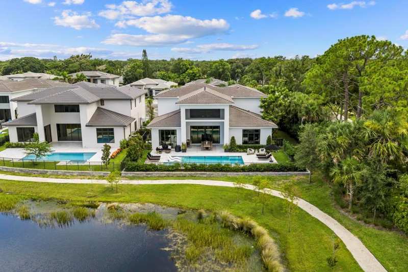 18401 Symphony Court, Jupiter FL 33458