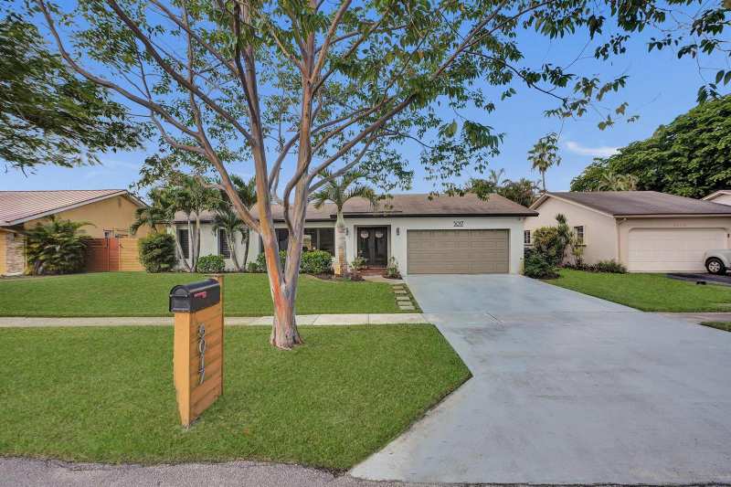 5017 SW 87TH Avenue, Cooper City FL 33328