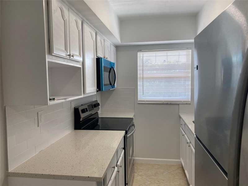 853 SE 4TH Court Apt 14, Deerfield Beach FL 33441