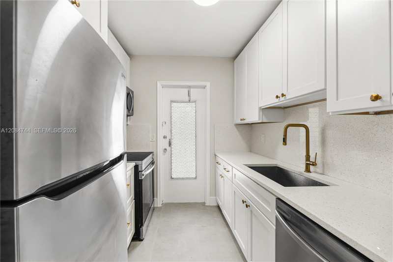 2418 Polk St # 204, Hollywood FL 33020