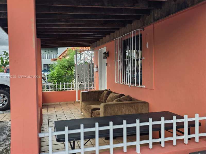 55 SW 60th Ct, Miami FL 33144