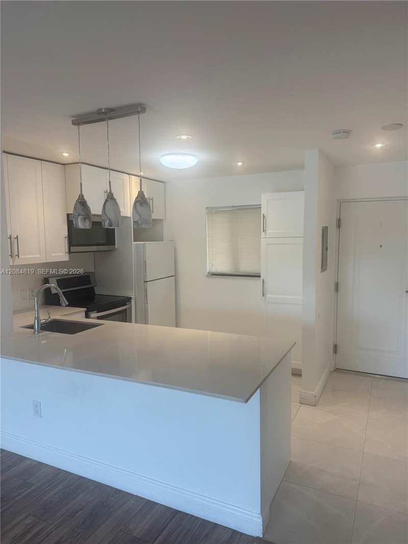 7810 Camino Real # 306, Miami FL 33143