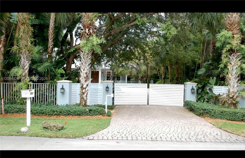 6500 SW 85th St, Miami FL 33143